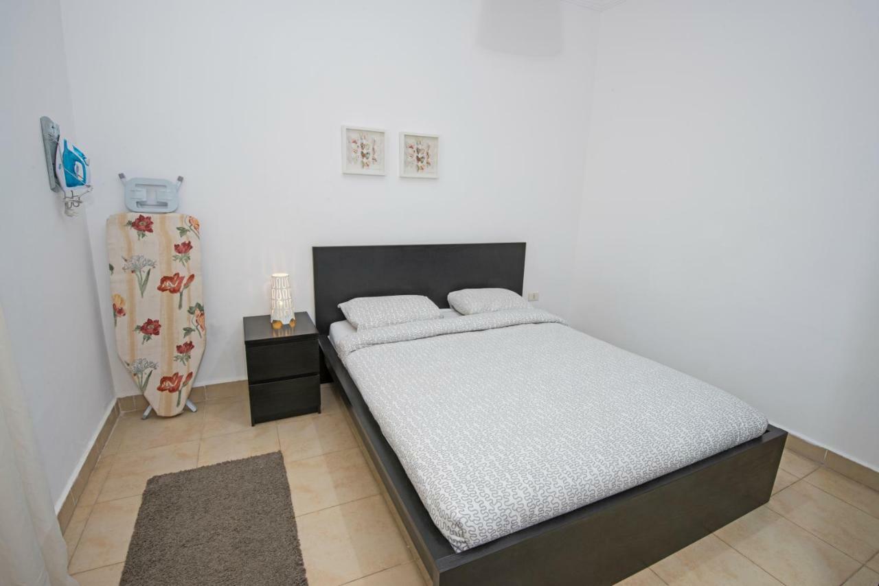 Lilly Apartmanhotel Gurdaka